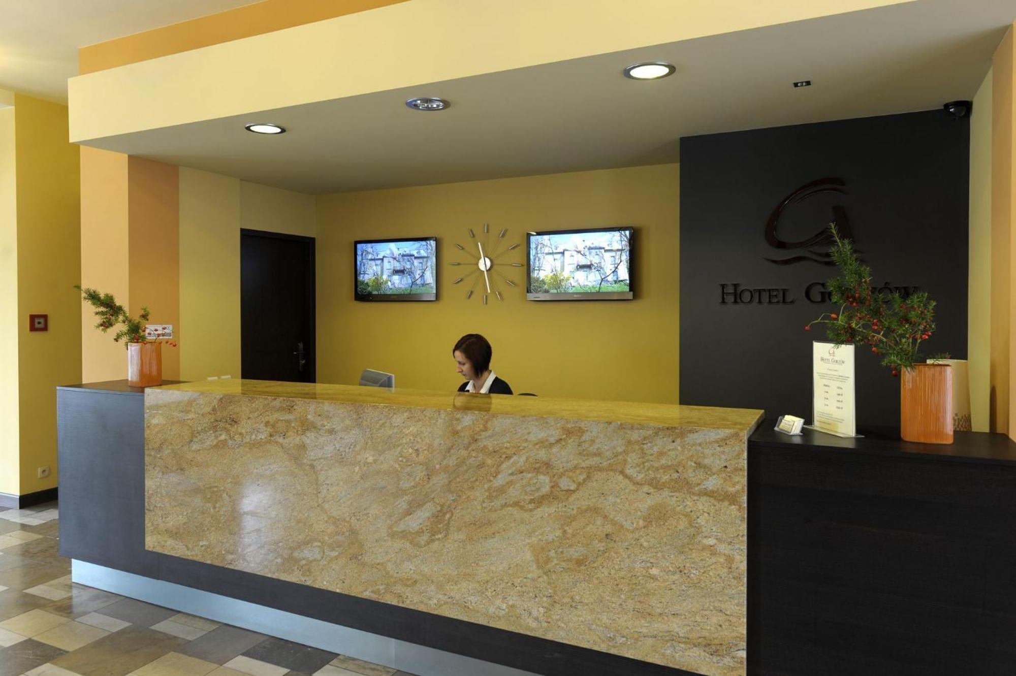 Hotel Gorzow ゴジュフ・ヴィエルコポルスキ エクステリア 写真
