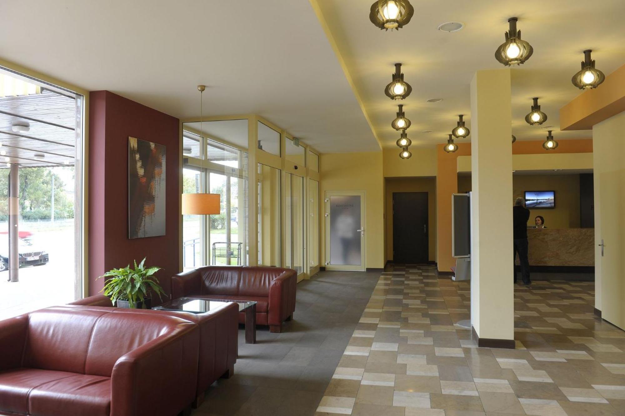 Hotel Gorzow ゴジュフ・ヴィエルコポルスキ エクステリア 写真