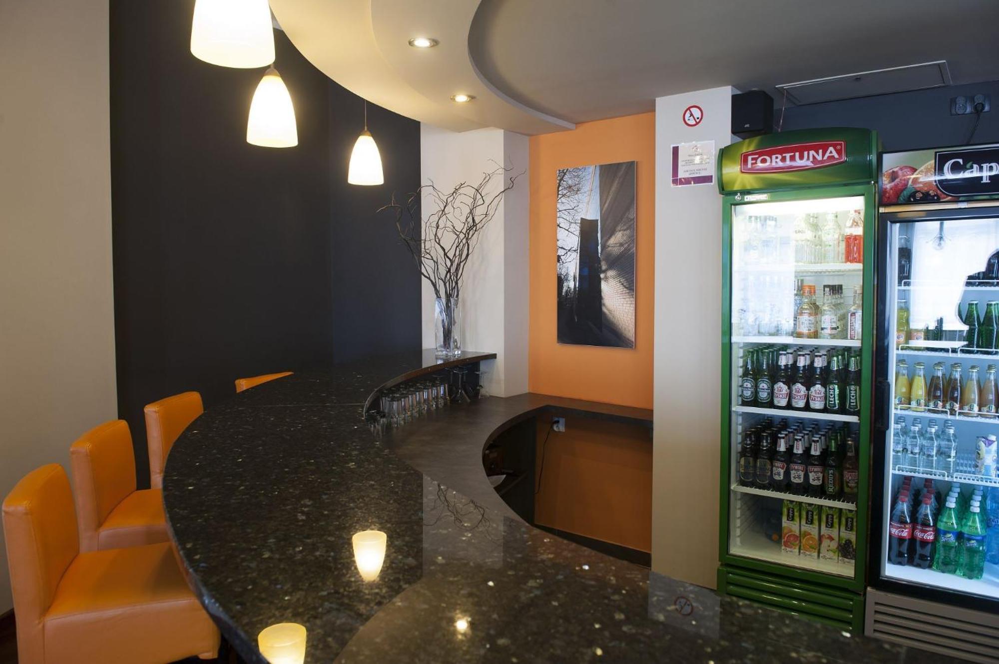 Hotel Gorzow ゴジュフ・ヴィエルコポルスキ エクステリア 写真