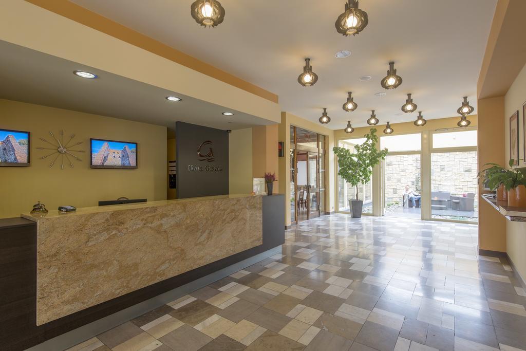 Hotel Gorzow ゴジュフ・ヴィエルコポルスキ エクステリア 写真