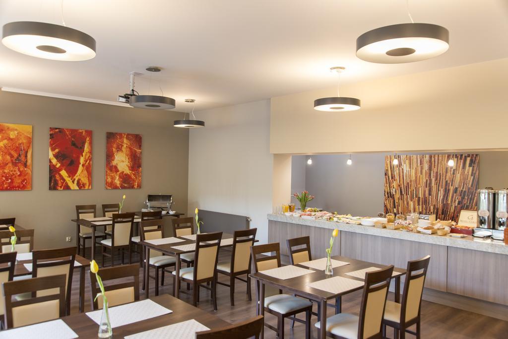 Hotel Gorzow ゴジュフ・ヴィエルコポルスキ エクステリア 写真
