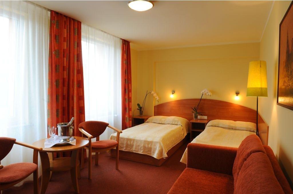 Hotel Gorzow ゴジュフ・ヴィエルコポルスキ 部屋 写真