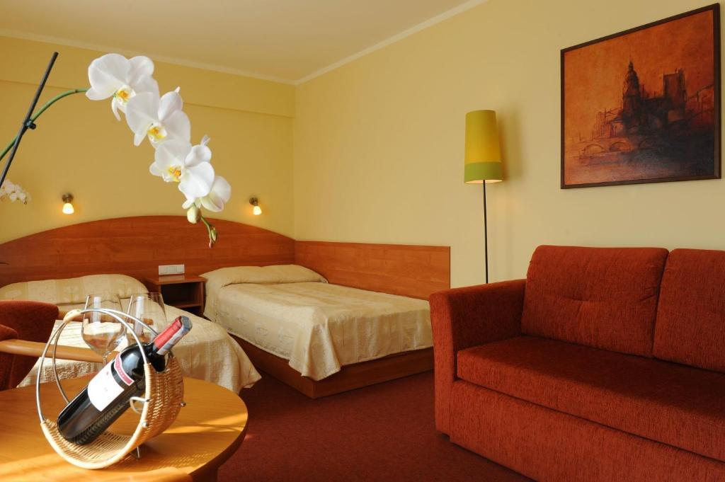 Hotel Gorzow ゴジュフ・ヴィエルコポルスキ 部屋 写真