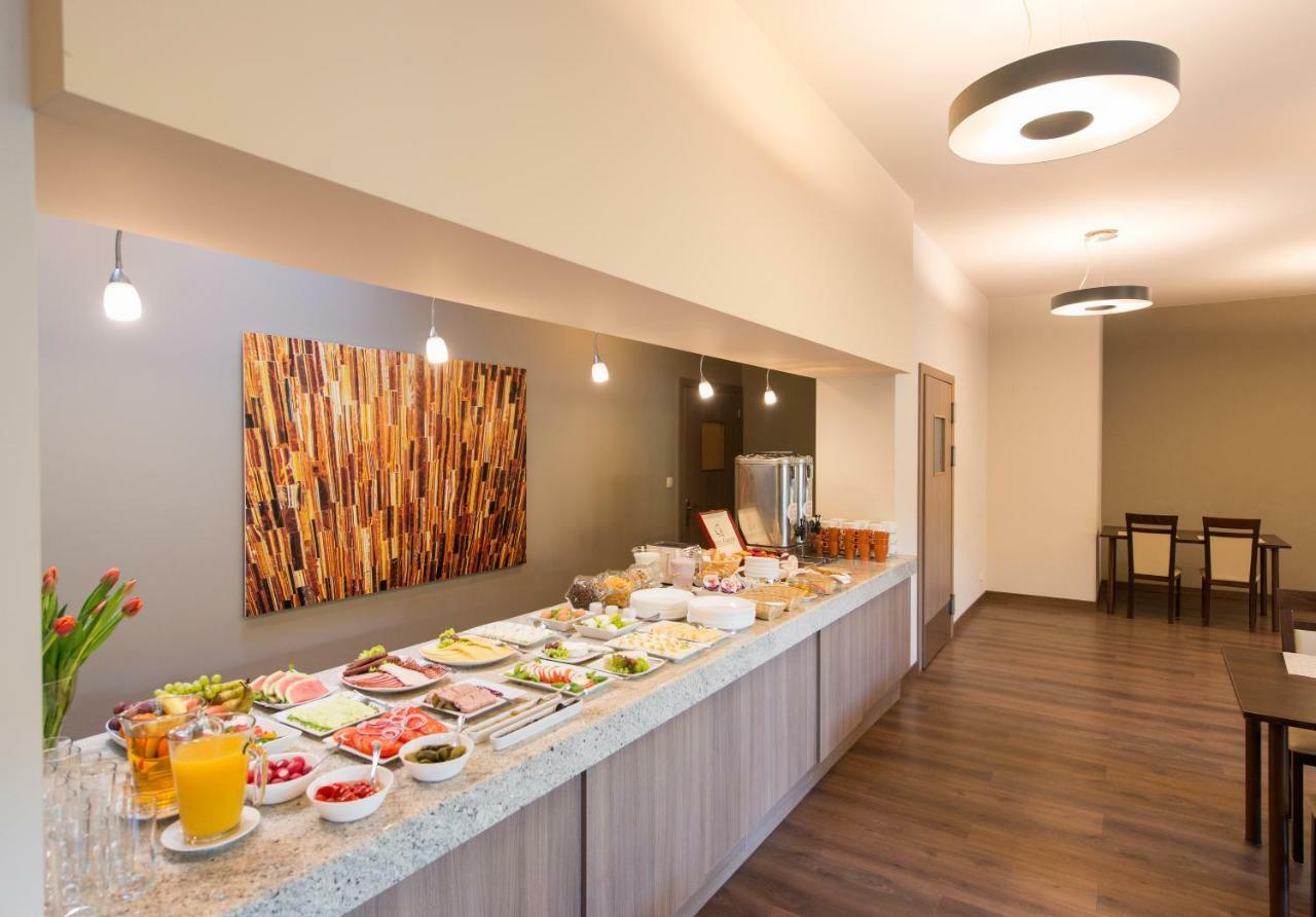 Hotel Gorzow ゴジュフ・ヴィエルコポルスキ エクステリア 写真