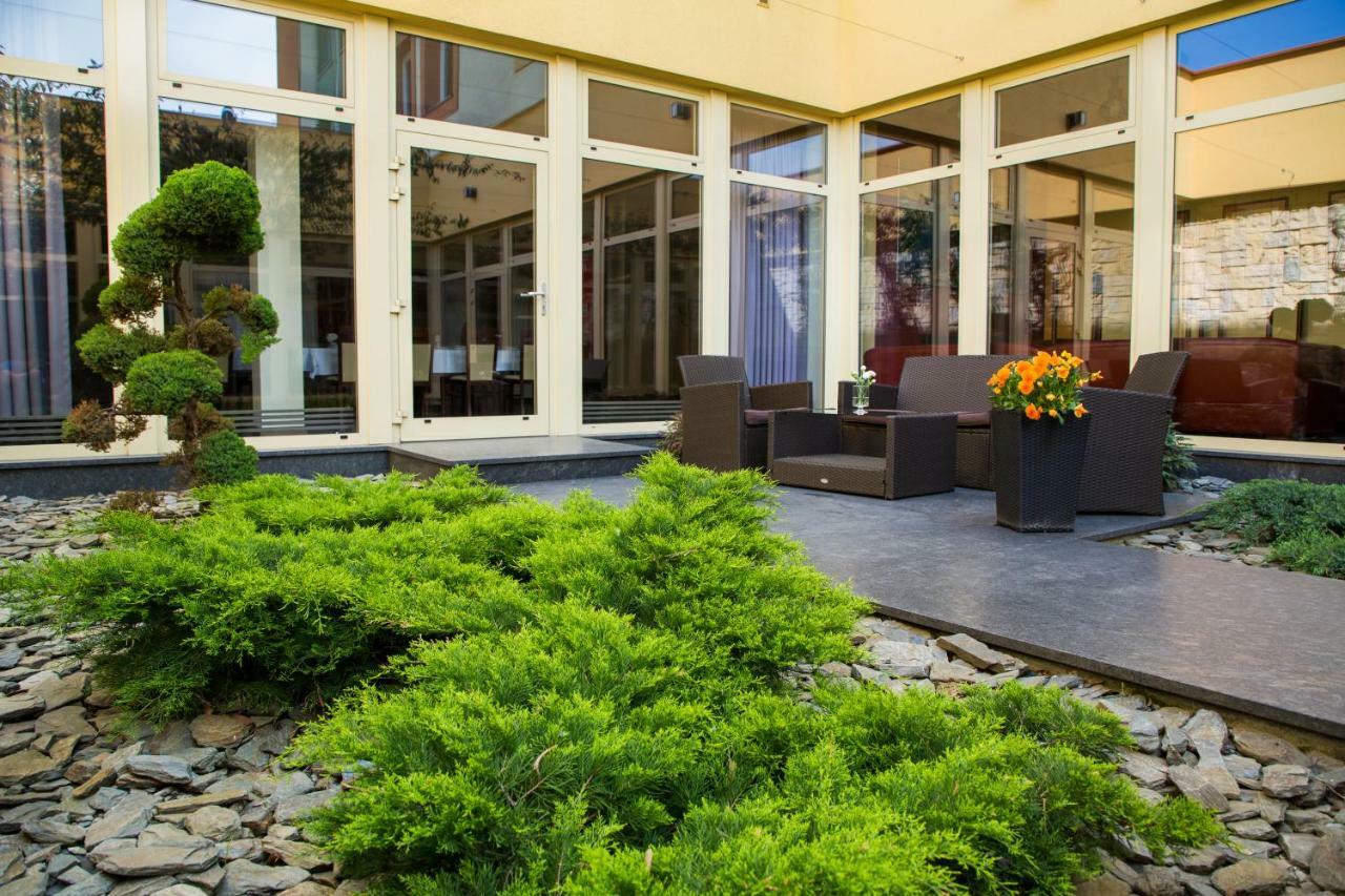 Hotel Gorzow ゴジュフ・ヴィエルコポルスキ エクステリア 写真